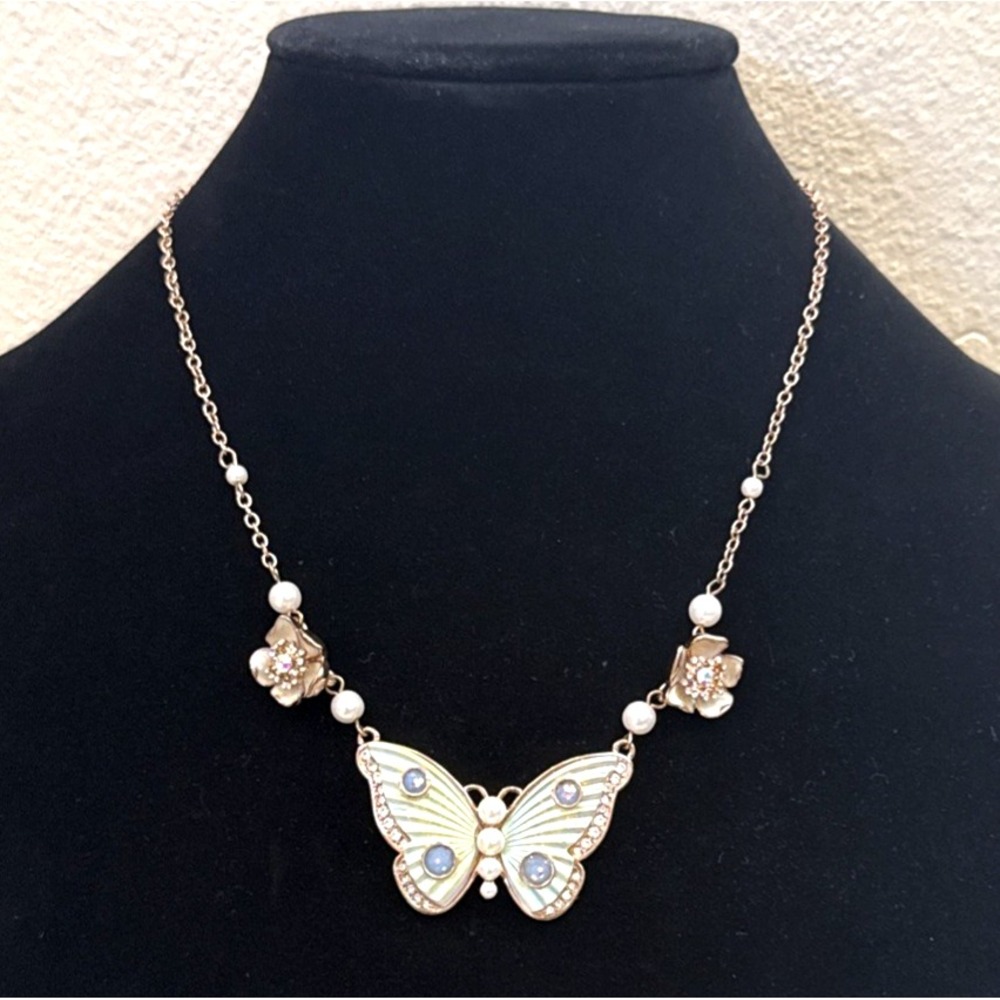 Betsey Johnson Butterfly Statement‎ Necklace Rhinestones Faux Pearl Flowers 18"